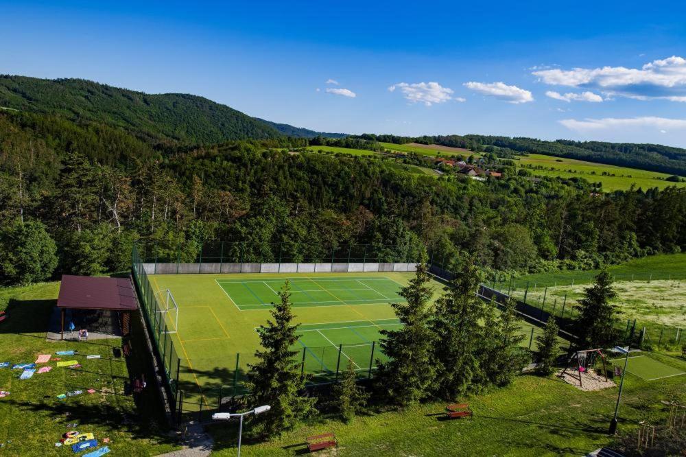 Hotel Berounka Hrebecniky エクステリア 写真