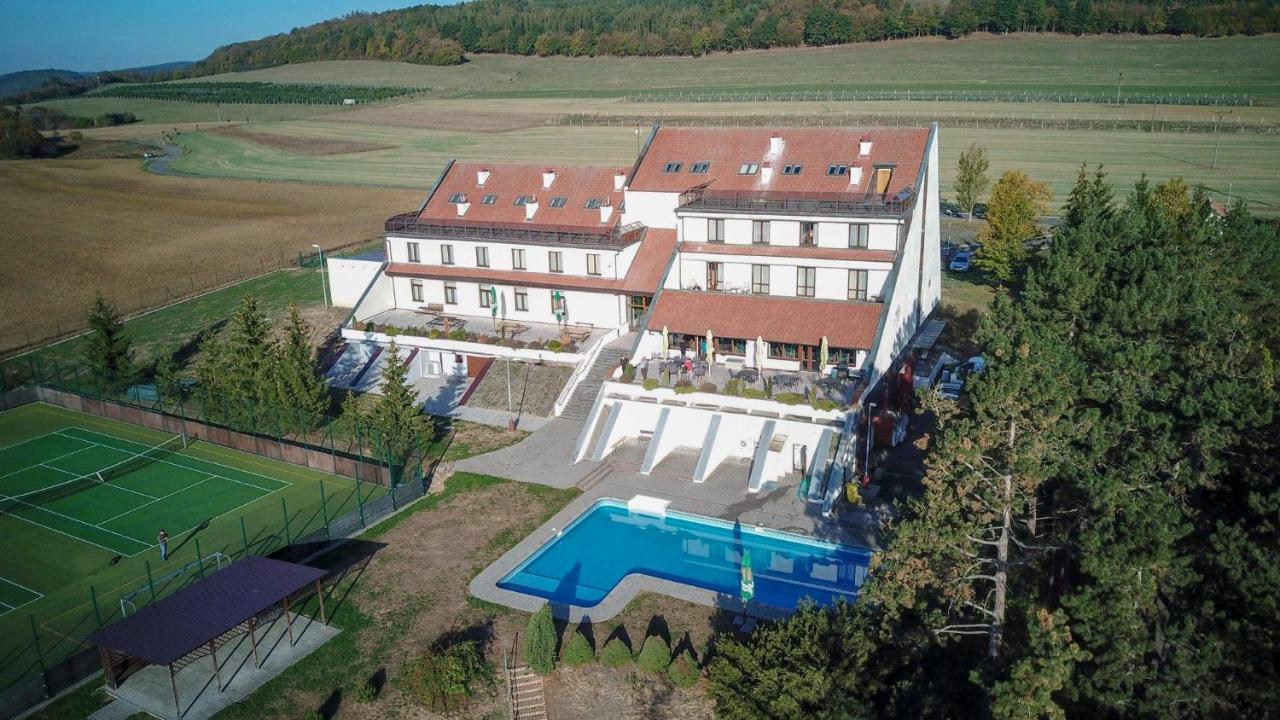 Hotel Berounka Hrebecniky エクステリア 写真