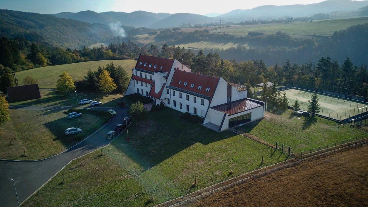 Hotel Berounka Hrebecniky エクステリア 写真