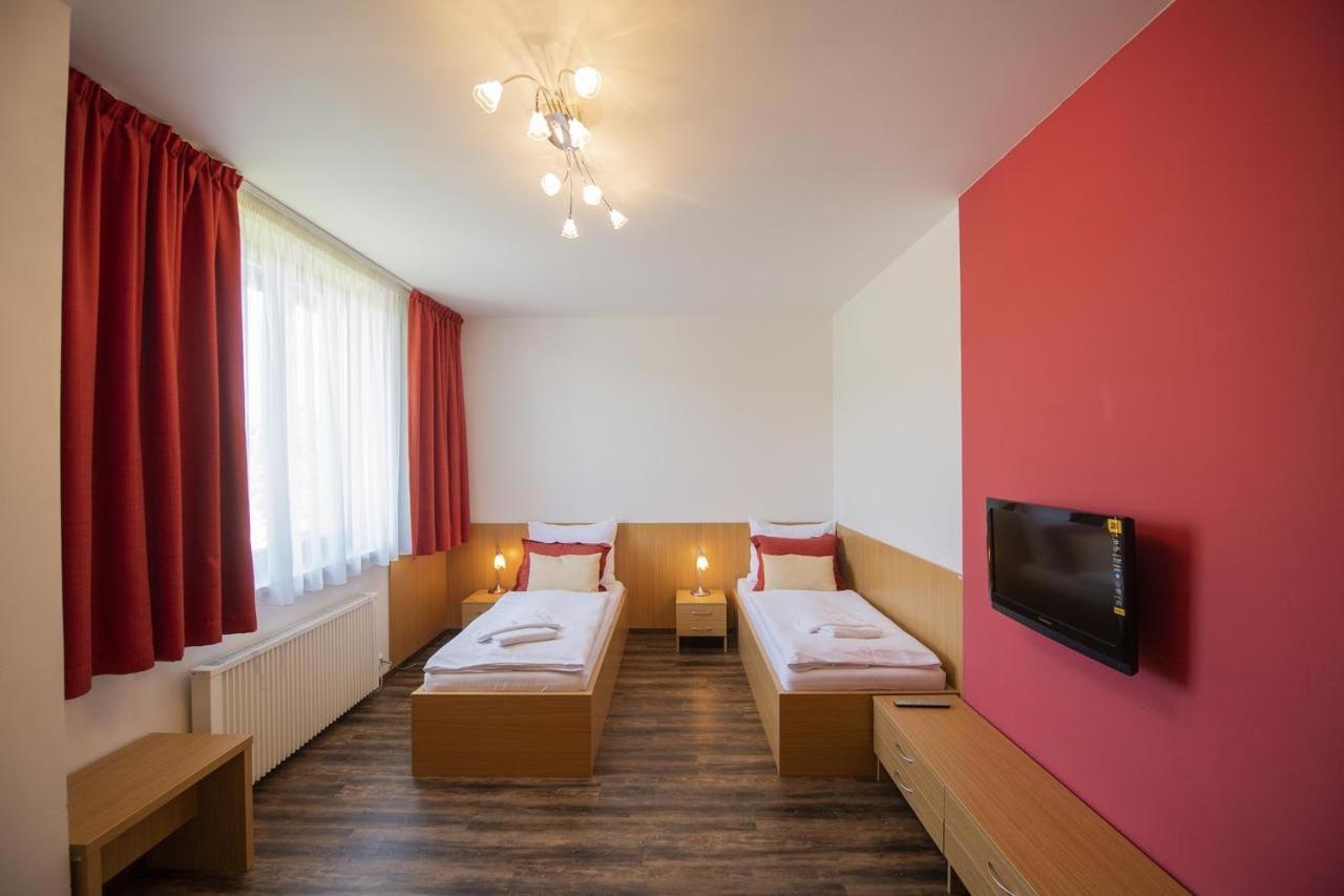 Hotel Berounka Hrebecniky エクステリア 写真