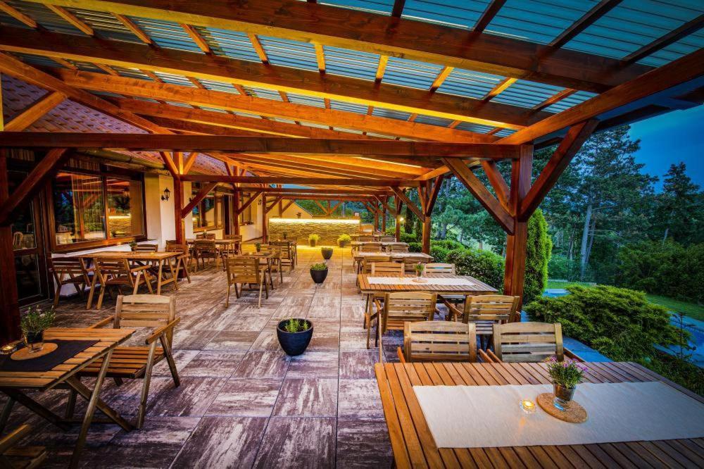 Hotel Berounka Hrebecniky エクステリア 写真