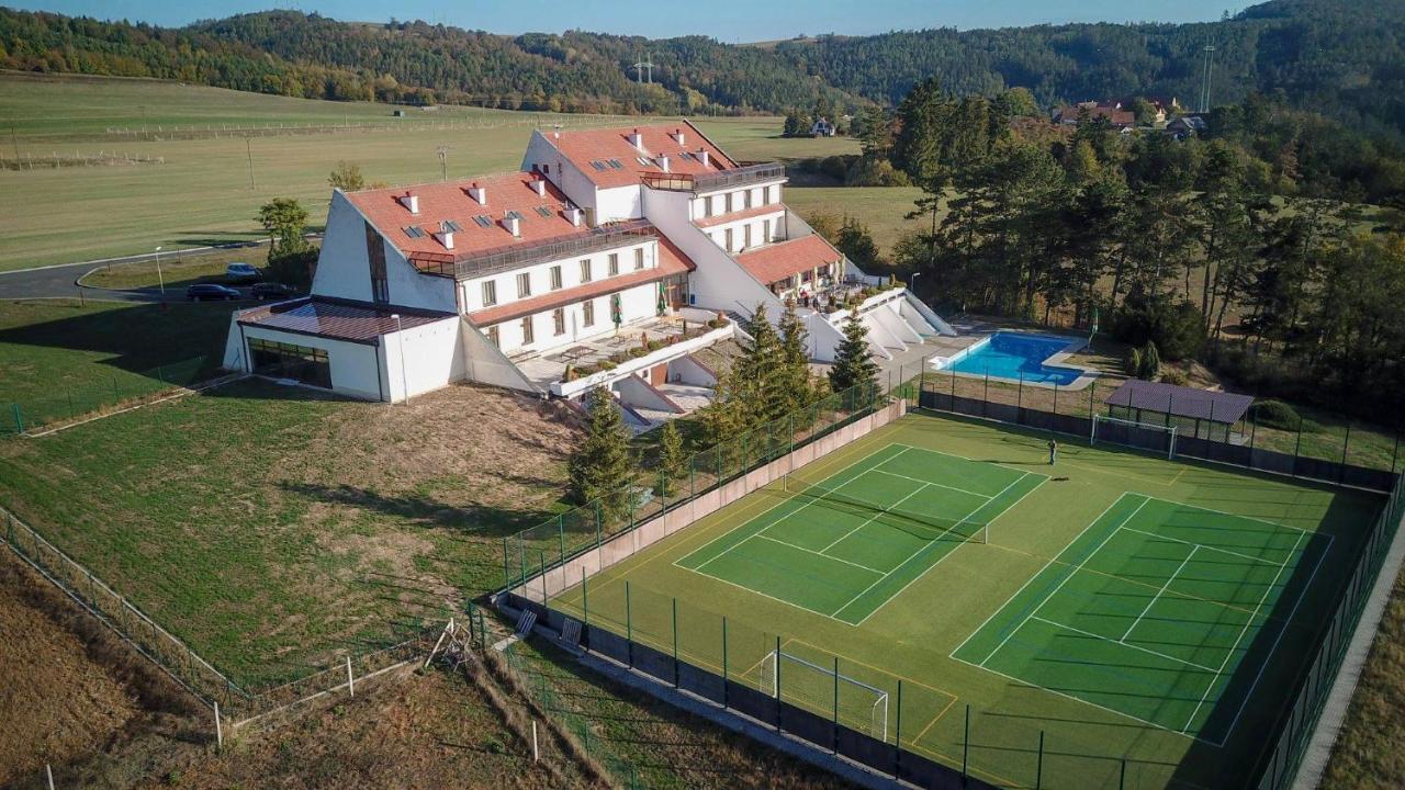 Hotel Berounka Hrebecniky エクステリア 写真