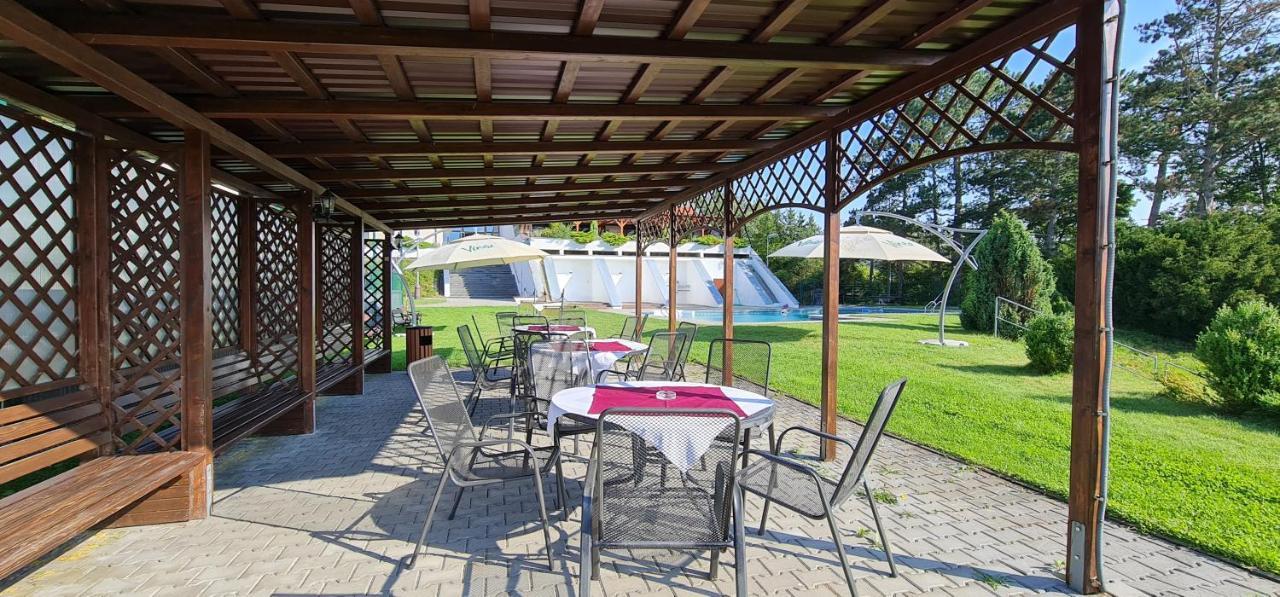 Hotel Berounka Hrebecniky エクステリア 写真