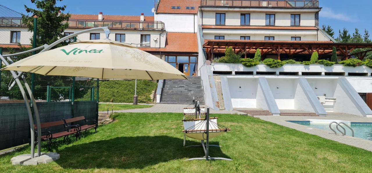 Hotel Berounka Hrebecniky エクステリア 写真