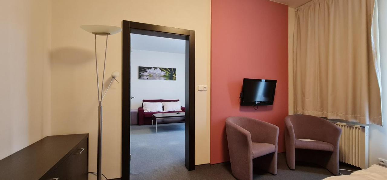 Hotel Berounka Hrebecniky エクステリア 写真